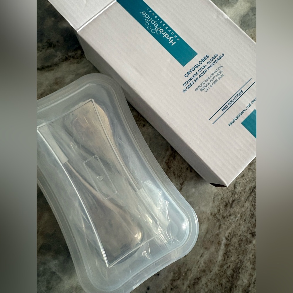 Hydropeptide cryo globes
